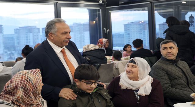 Talas’ta depremzedeler ile birlikte iftar